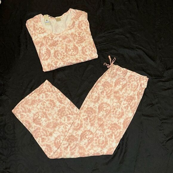 INK + IVY PAJAMA SET - Picture 1 of 11